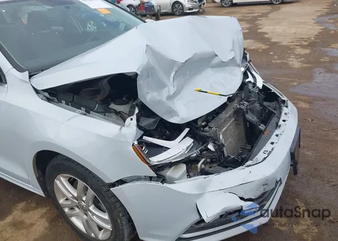 2017 Volkswagen Jetta 1.4T S z USA, uszkodzony, nr VIN 3VW2B7AJ0HM363956